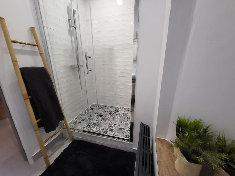 O Bon'Endroit - Appartement Confort - Centre Ville Vienne  Esterno foto